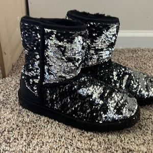 Sparky sequin UGG boots size 5 barely used clean and very nice